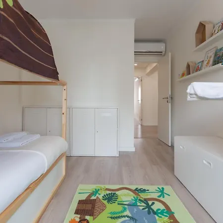 Flh Olivais Family Flat Daire *