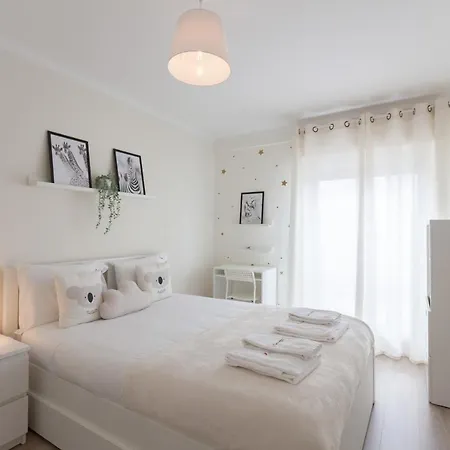 Flh Olivais Family Flat Daire